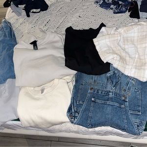 Women’s medium clothing bundle